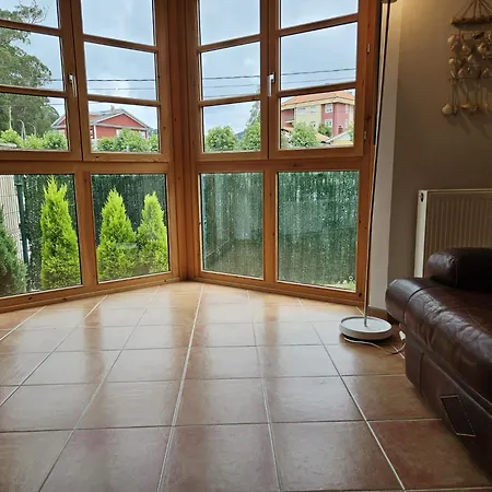 Casa Con Jardin Y Piscina En Muros
