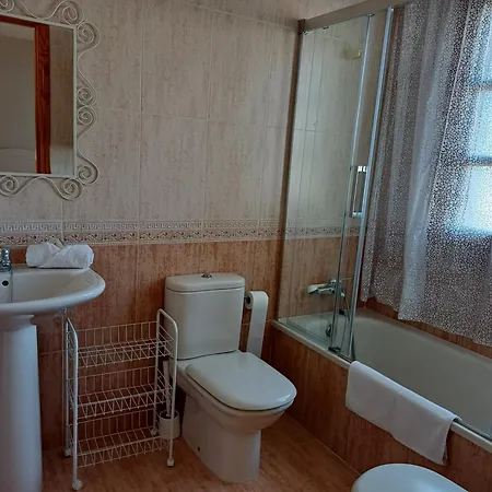 Casa Con Jardin Y Piscina En Muros Holiday home