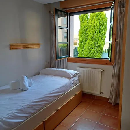 Casa Con Jardin Y Piscina En Muros *