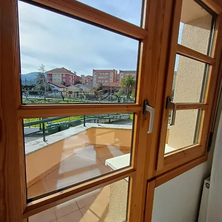 Casa Con Jardin Y Piscina En Muros *