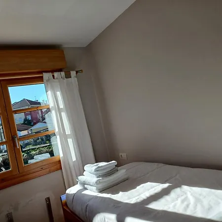 Casa Con Jardin Y Piscina En Muros *