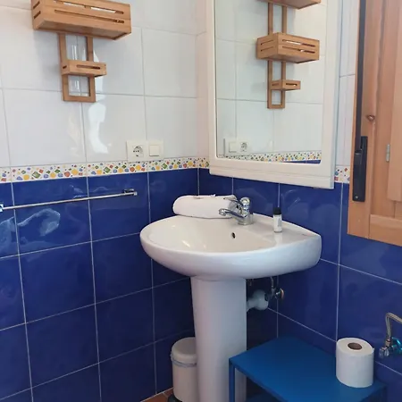Casa Con Jardin Y Piscina En Muros *