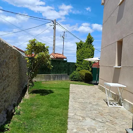 Casa Con Jardin Y Piscina En Muros *